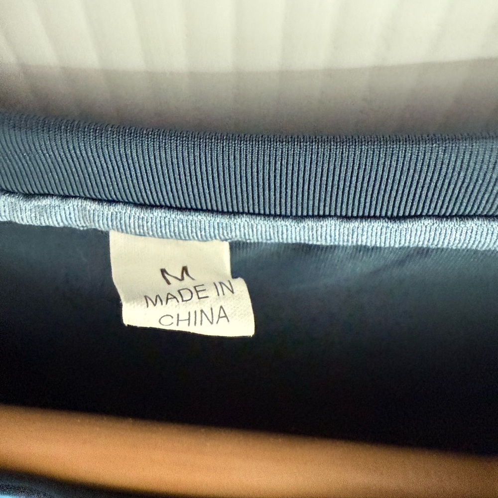 RIP CURL Short Sleeve Rash Guard - Picture 8 of 8